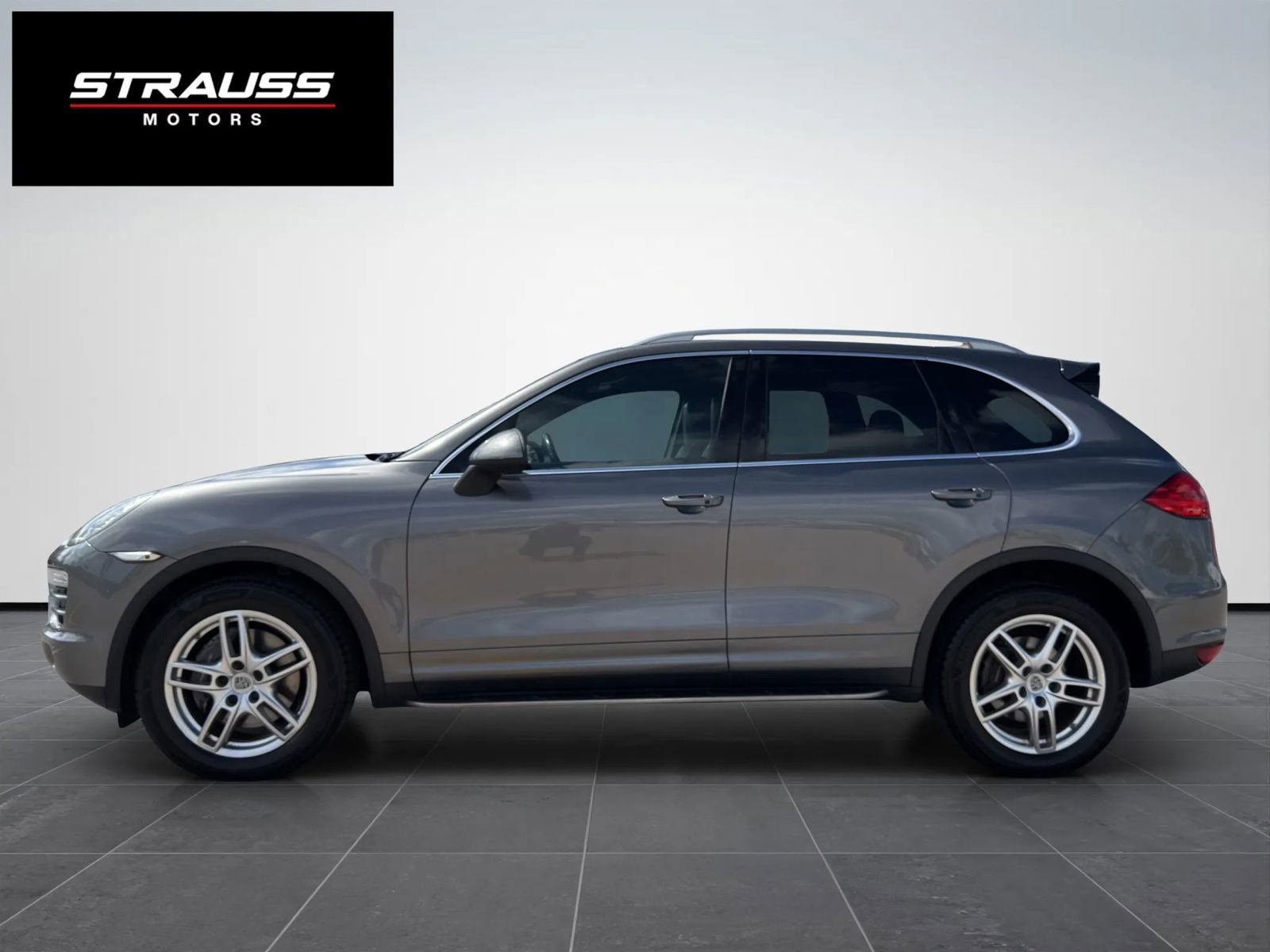 Used 2013 Porsche Cayenne Diesel AWD/4WD image 6
