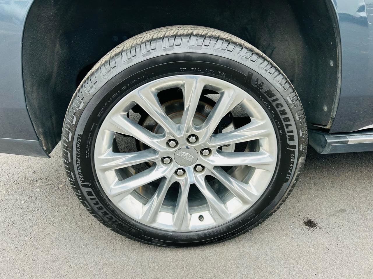 Used 2019 Cadillac Escalade Premium Luxury image 12