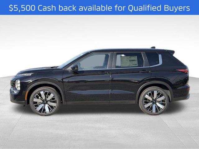 New 2026 Mitsubishi Outlander SE FWD image 2