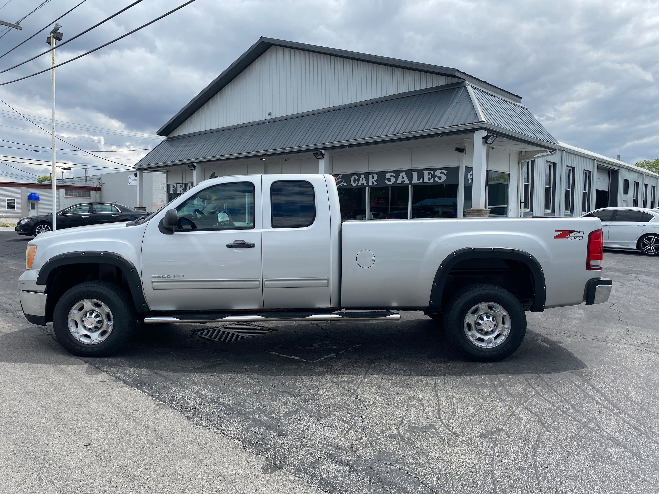 Used 2010 GMC Sierra 2500 SLE w/ SLE Preferred Package AWD/4WD image 8