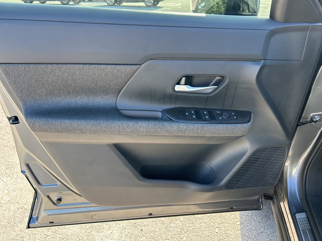 New 2026 Nissan Kicks SV w/ Charging Package FWD image 17