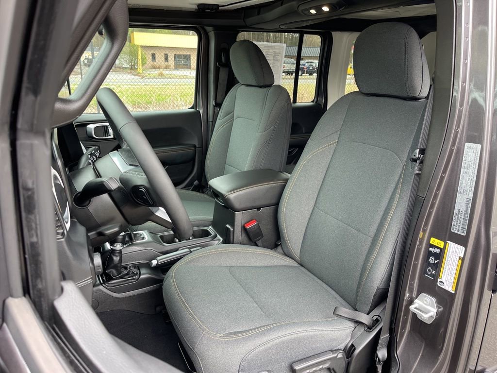 Certified 2025 Jeep Wrangler Unlimited Sahara w/ Safety Group image 20