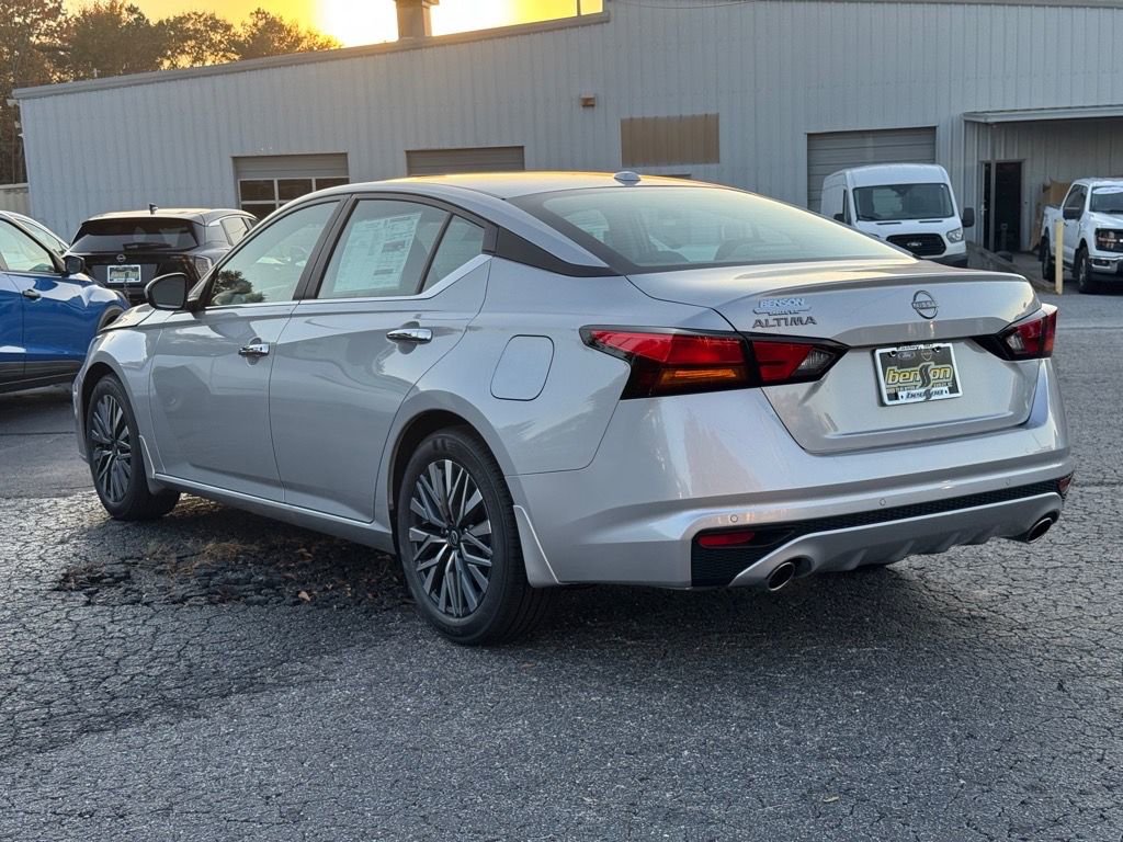 New 2025 Nissan Altima 2.5 SV w/ SV Premium Package FWD image 5