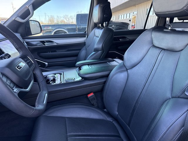 Used 2023 Jeep Wagoneer Series II image 5