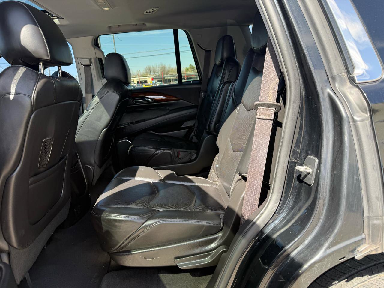 Used 2015 Cadillac Escalade Luxury RWD image 17