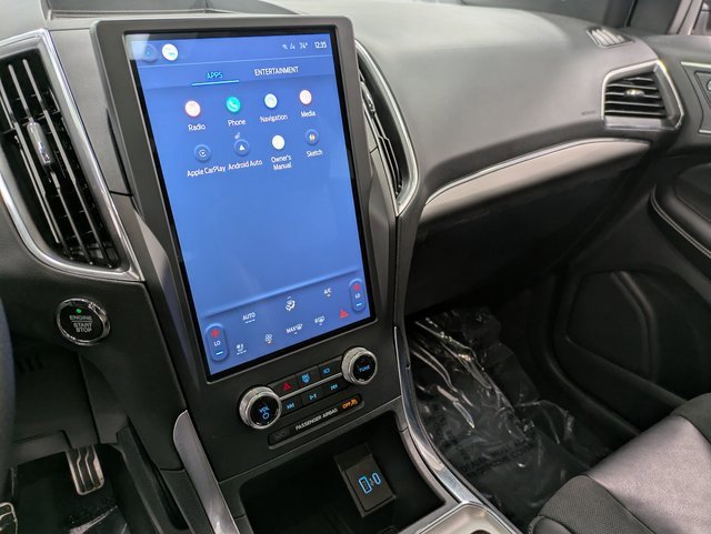 Used 2022 Ford Edge ST w/ Equipment Group 401A image 11
