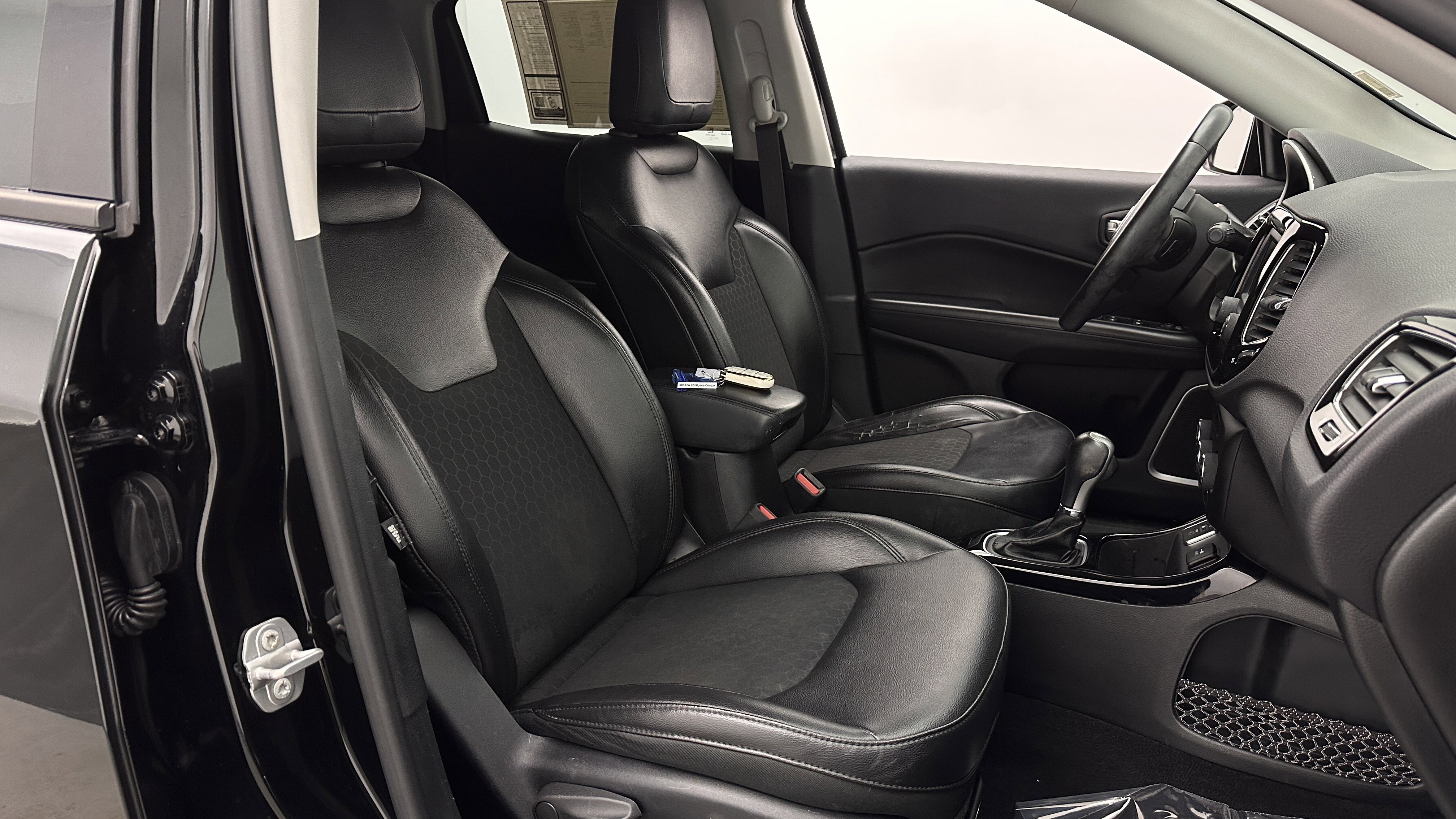 Used 2018 Jeep Compass Altitude image 34