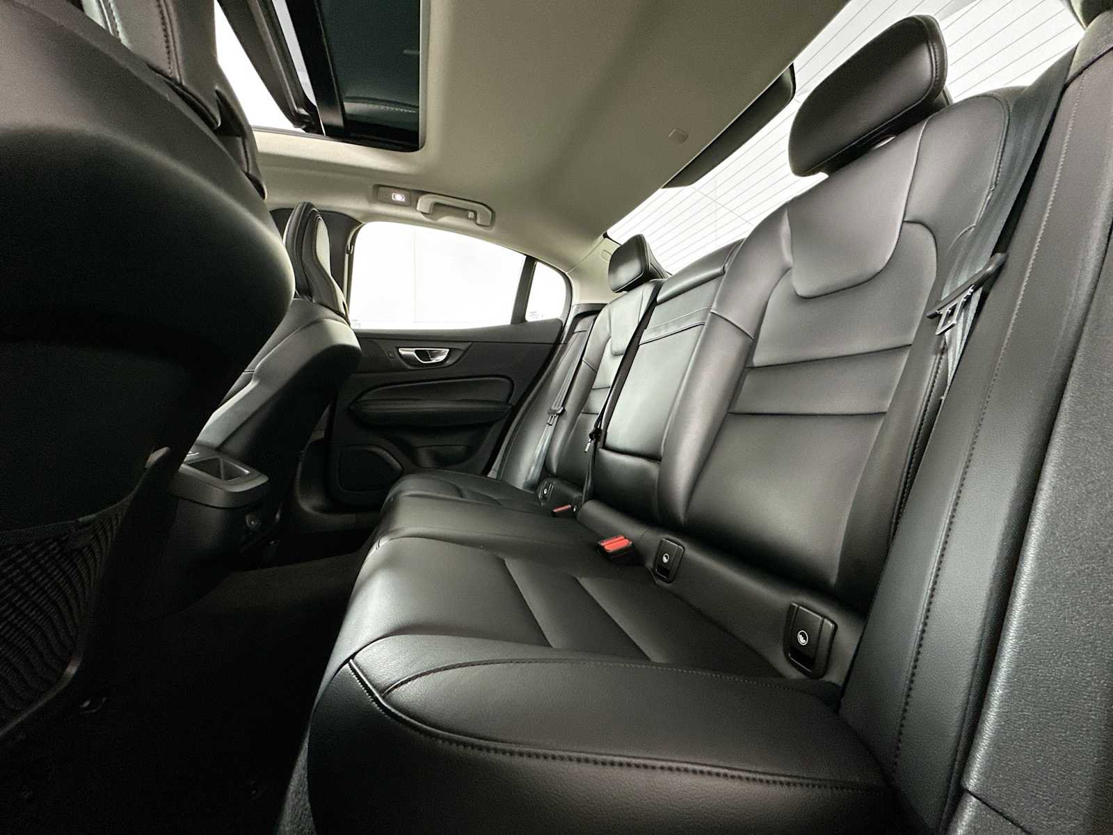 Used 2025 Volvo S60 B5 Core image 22