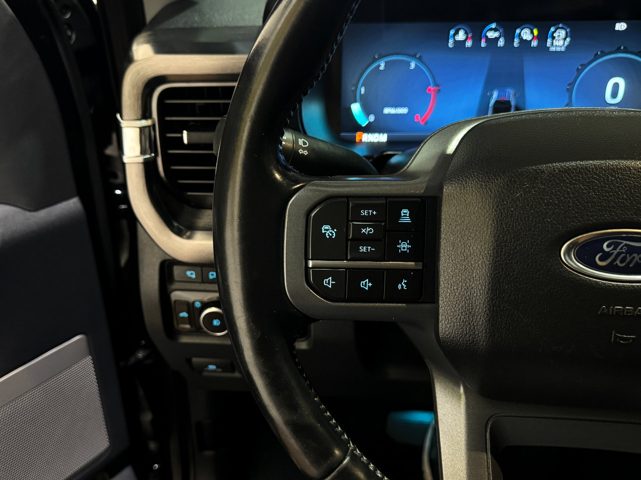 Used 2023 Ford F250 Lariat w/ Lariat Ultimate Package image 19