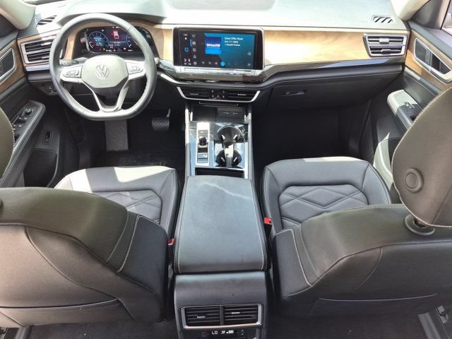 Used 2025 Volkswagen Atlas SE FWD image 25
