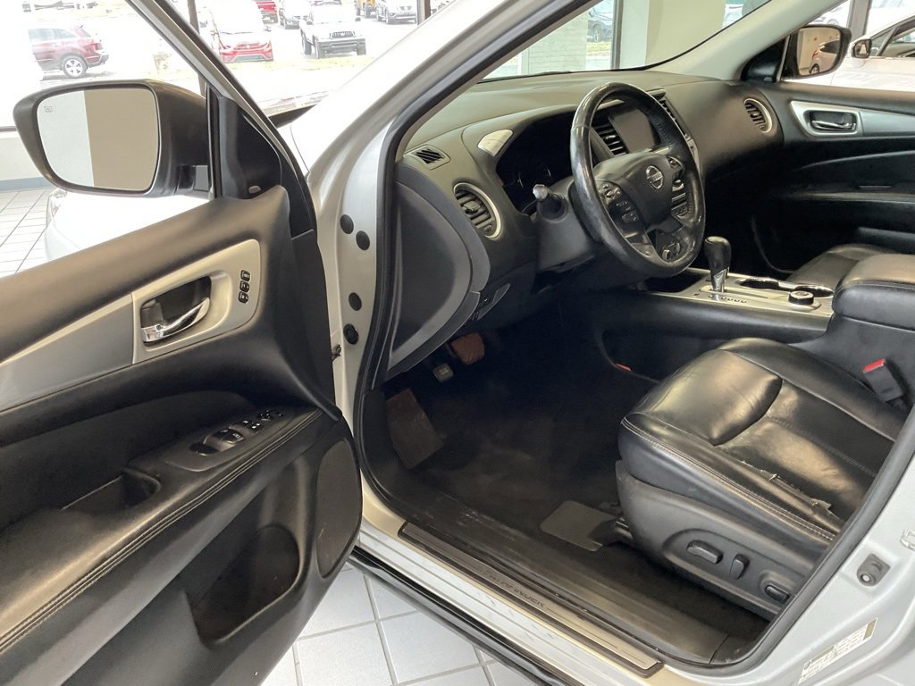 Used 2019 Nissan Pathfinder SL image 9