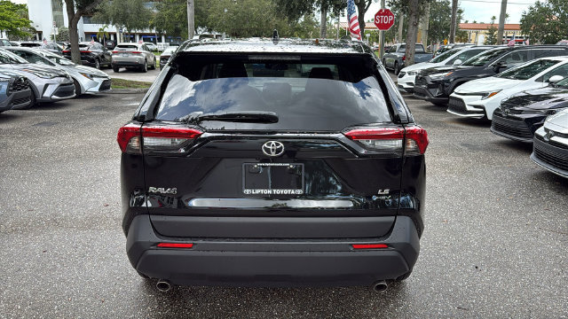 Used 2025 Toyota RAV4 LE AWD/4WD image 6