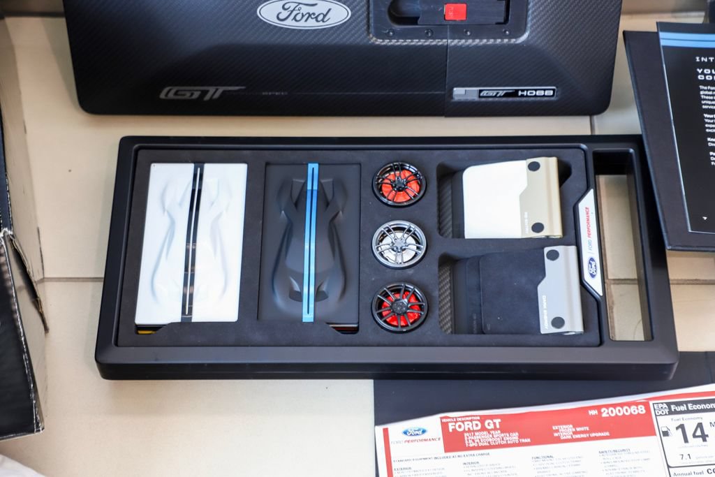 Used 2017 Ford GT RWD image 62