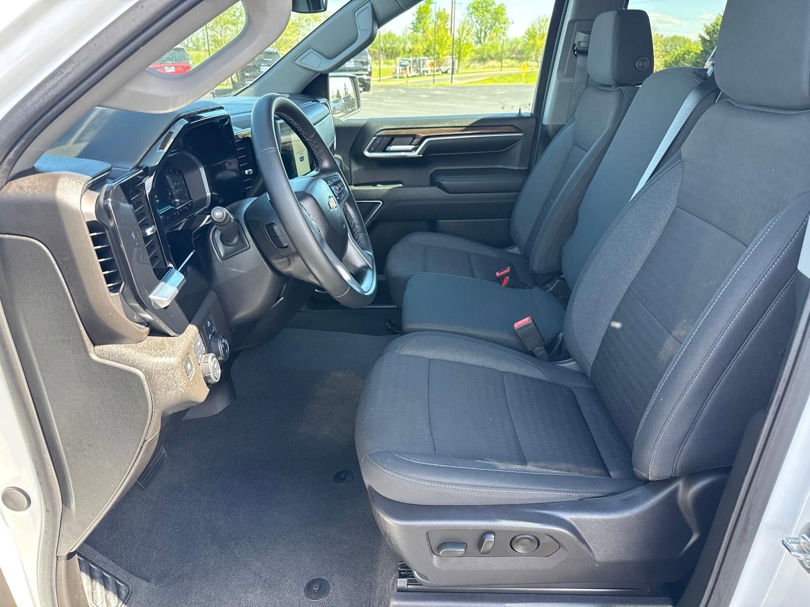 Certified 2024 Chevrolet Silverado 1500 LT AWD/4WD image 5