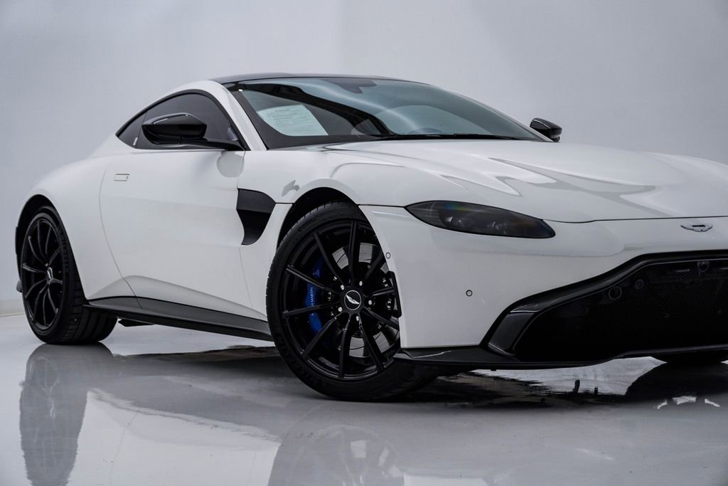 Used 2019 Aston Martin V8 Vantage Coupe image 2