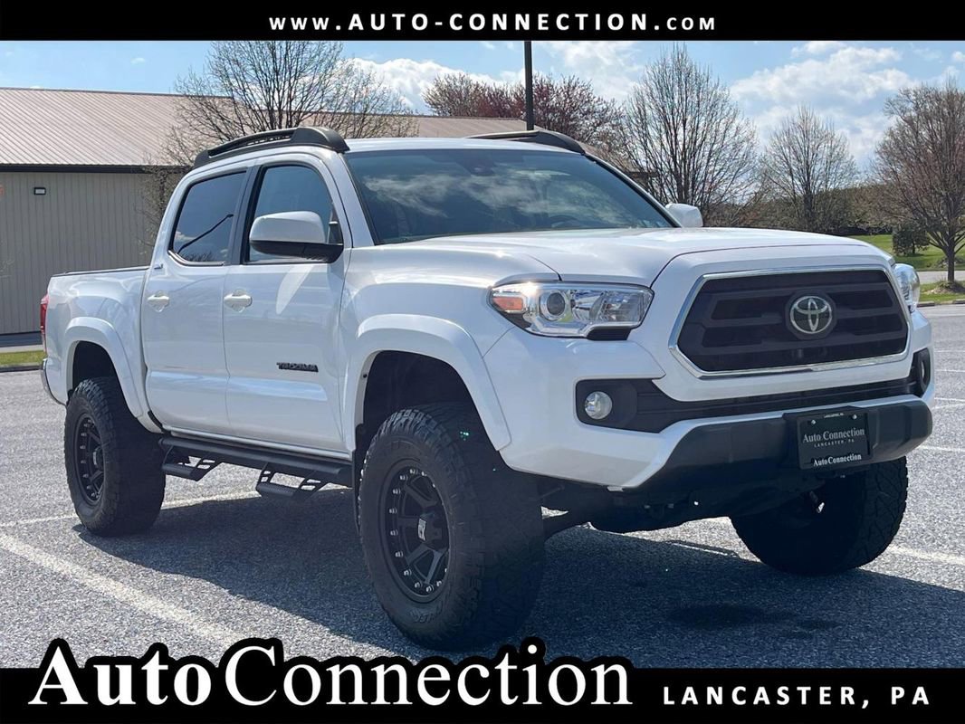 Used 2022 Toyota Tacoma SR5 AWD/4WD image 1