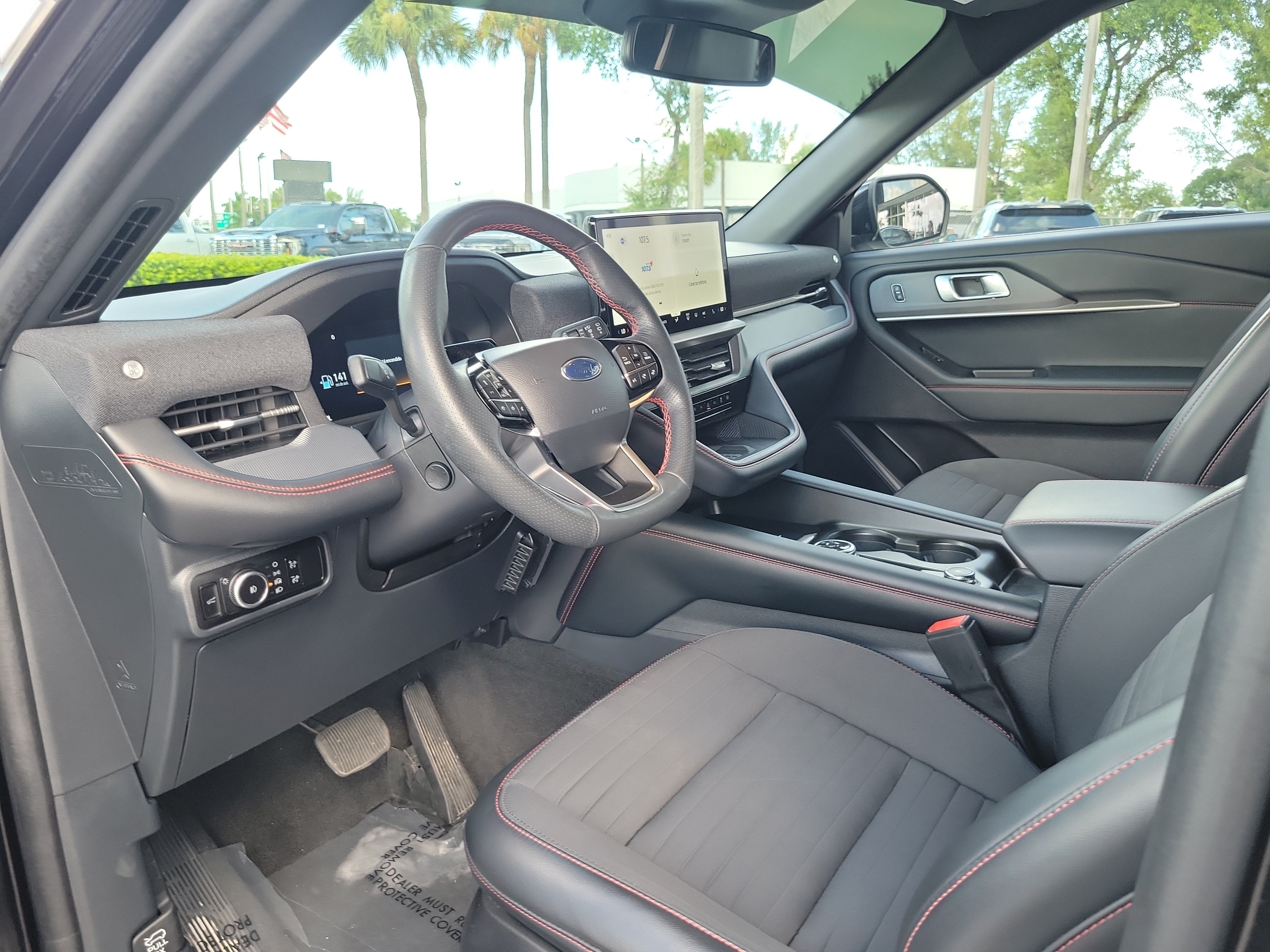 Used 2025 Ford Explorer ST-Line w/ Premium Package RWD image 9