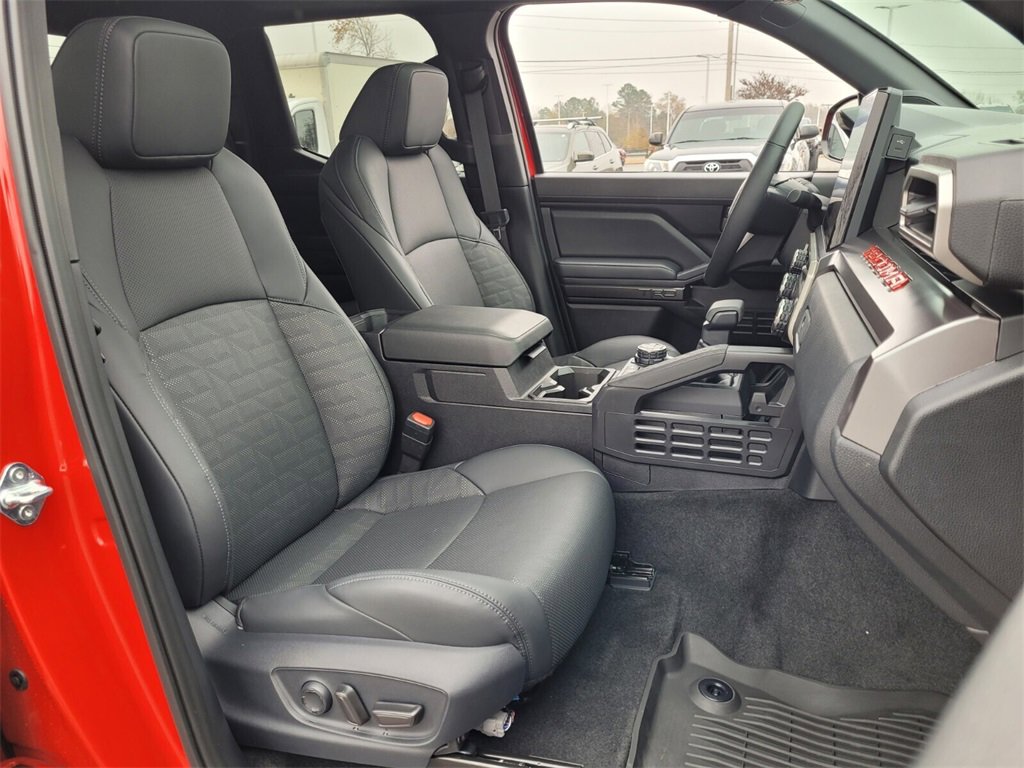 Used 2025 Toyota Tacoma TRD Off-Road image 12