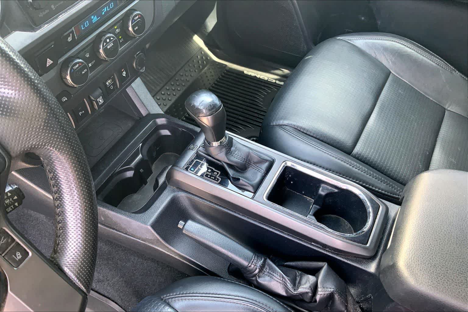 Used 2019 Toyota Tacoma 2WD Double Cab image 16