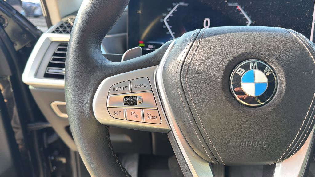 Used 2024 BMW X7 xDrive40i w/ Climate Comfort Package image 22