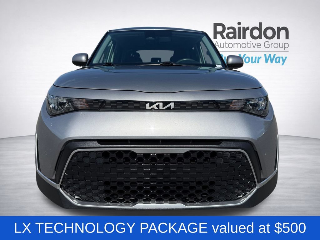 Used 2024 Kia Soul LX w/ Option Group 015 FWD image 2