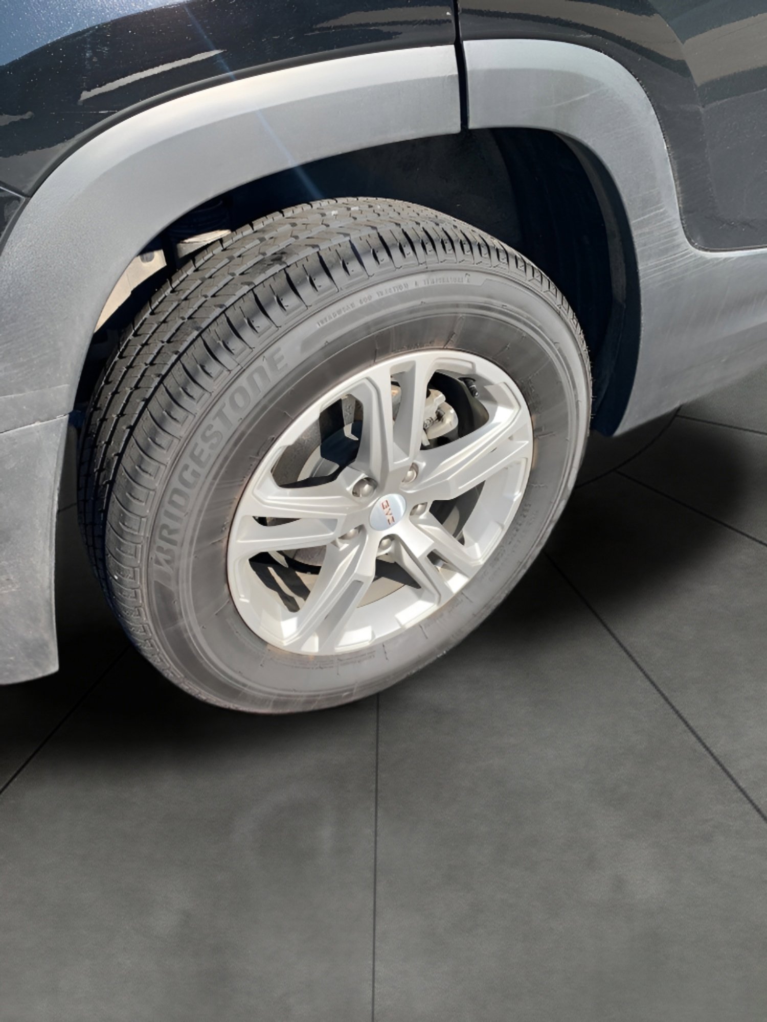 Used 2023 GMC Terrain SLE w/ Driver Convenience Package image 25