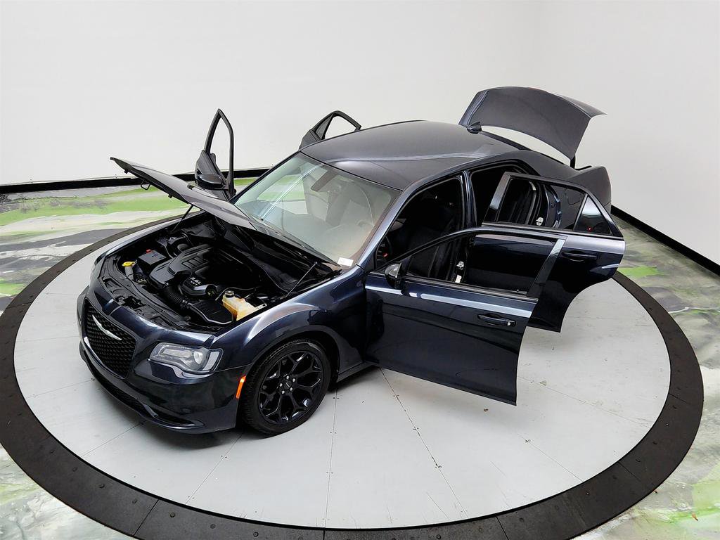 Used 2019 Chrysler 300 Touring w/ Sport Appearance Package RWD image 35