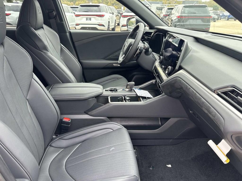 New 2026 Lexus TX 500h AWD image 14