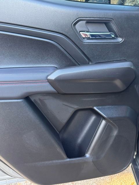 Used 2025 Chevrolet Colorado Z71 w/ Technology Package image 28