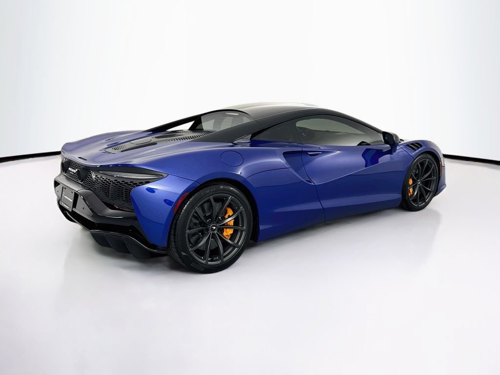 Used 2023 McLaren Artura RWD image 5