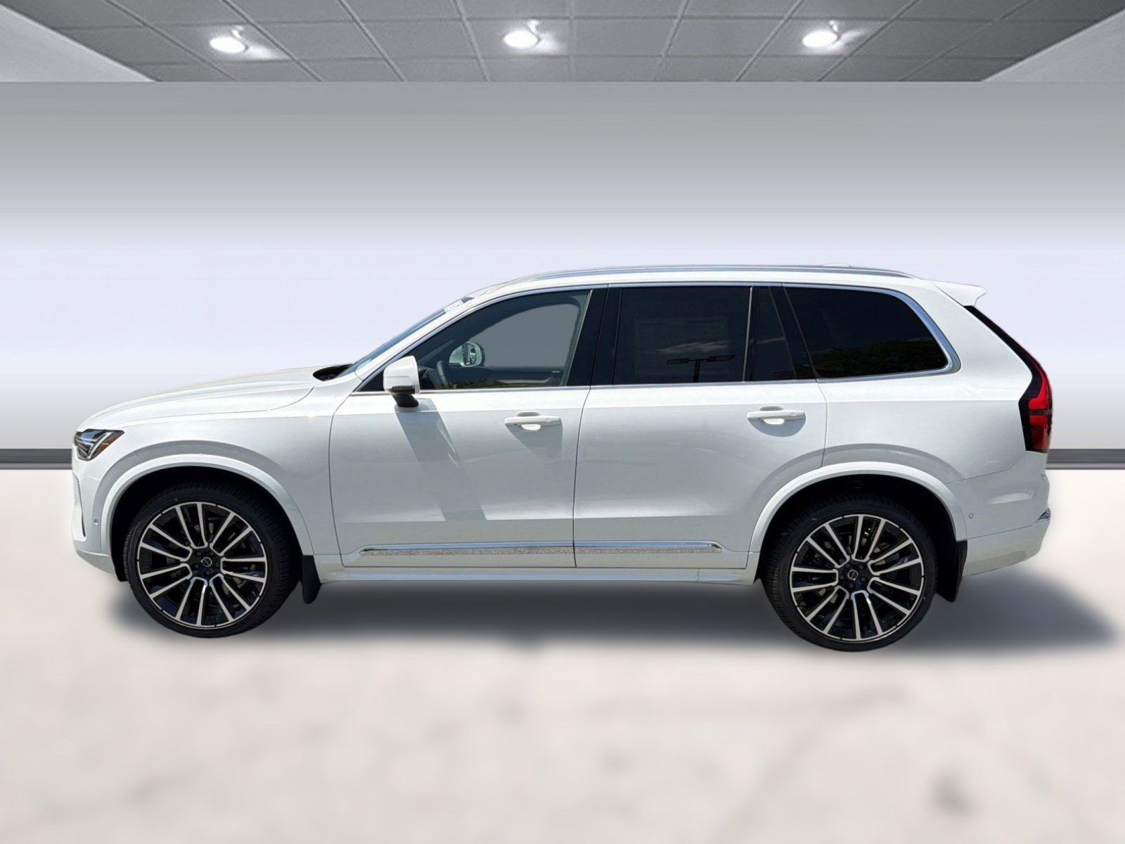 New 2026 Volvo XC90 B6 Plus w/ Protection Package image 2