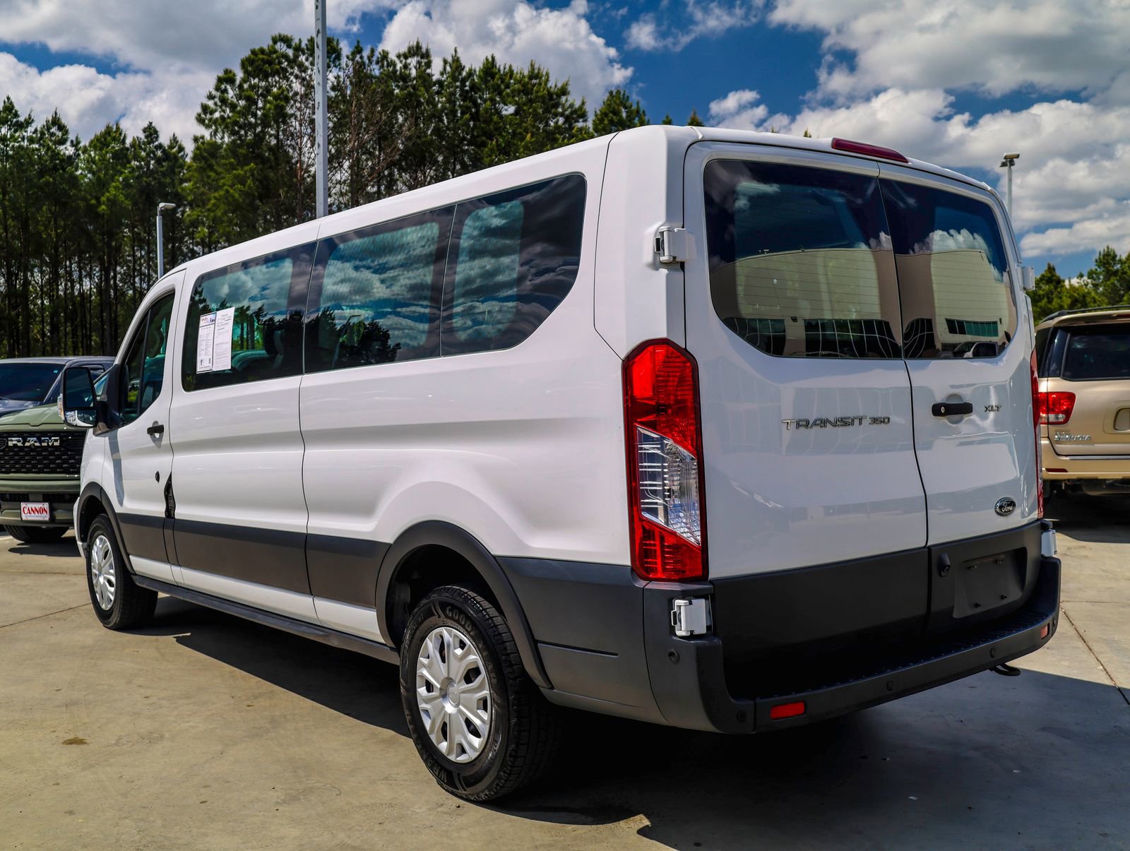 Used 2021 Ford Transit 350 XLT image 7