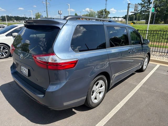 Used 2017 Toyota Sienna LE FWD image 4