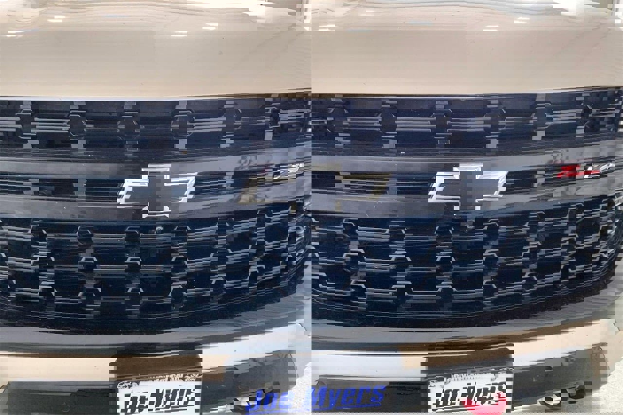 Used 2024 Chevrolet Suburban Z71 w/ Z71 Off-Road Package image 27