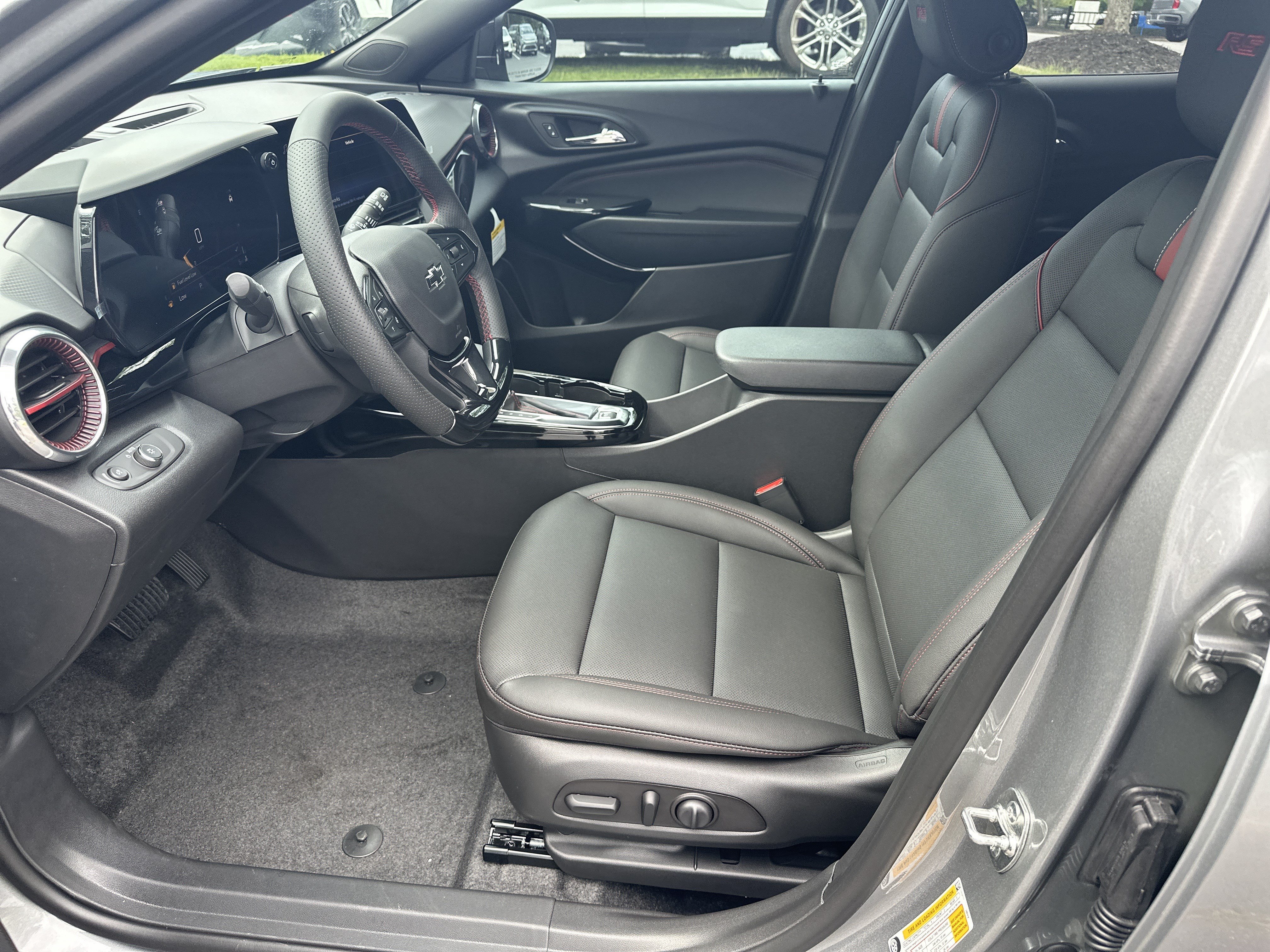 New 2026 Chevrolet Trax RS w/ Sunroof Package FWD image 9