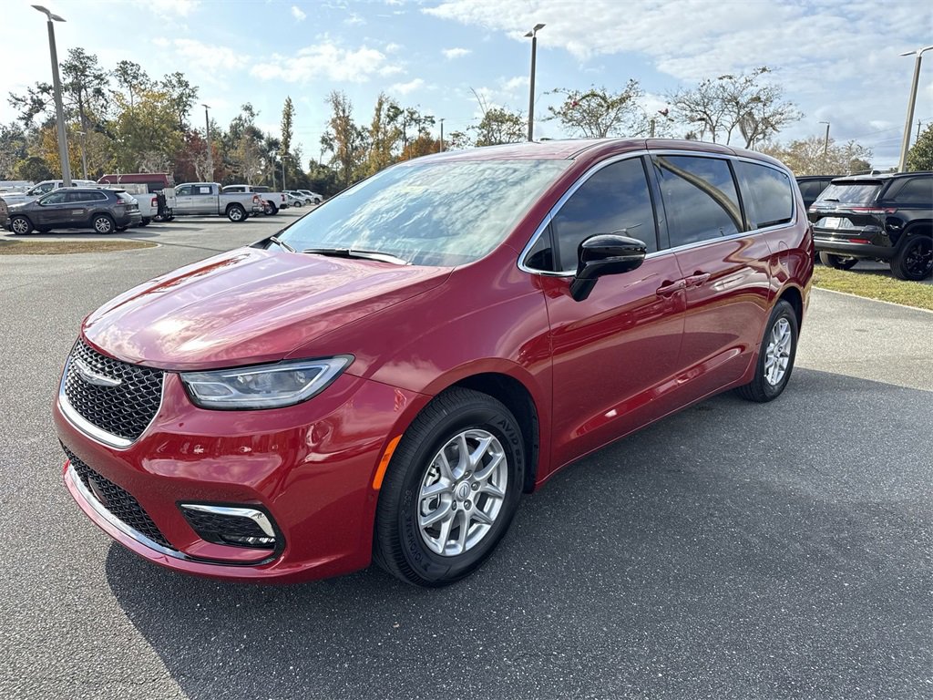 New 2026 Chrysler Pacifica Select image 7