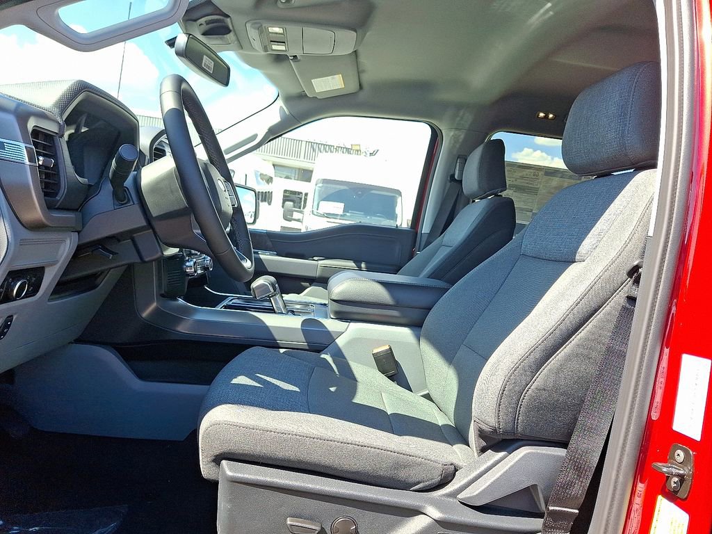 New 2025 Ford F150 Lightning XLT image 7