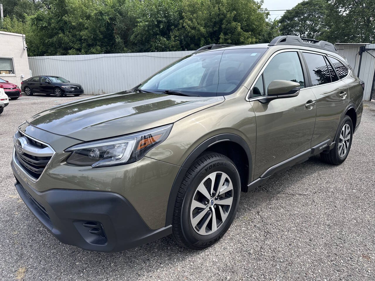 Used 2021 Subaru Outback Premium AWD/4WD image 3