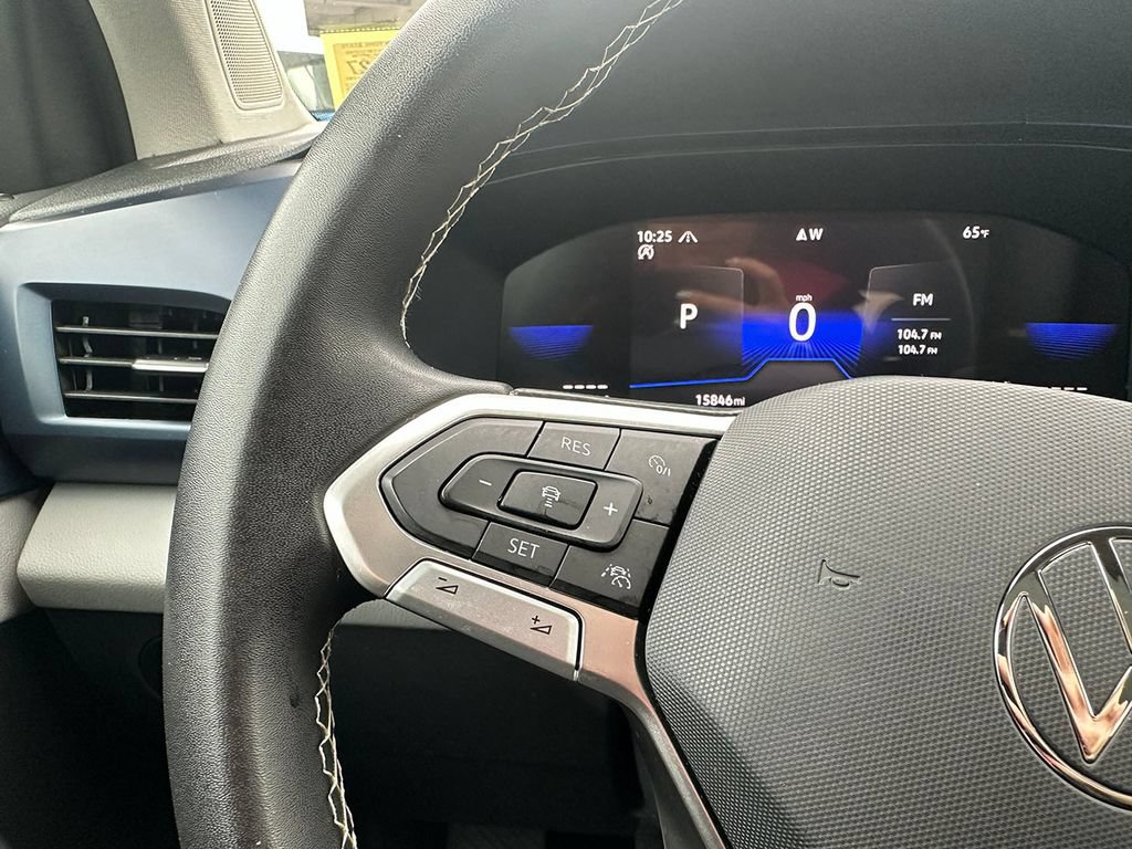 Used 2023 Volkswagen Taos SE w/ Panoramic Sunroof Package AWD/4WD image 29