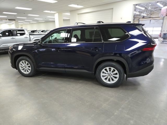 New 2026 Toyota Grand Highlander XLE image 3