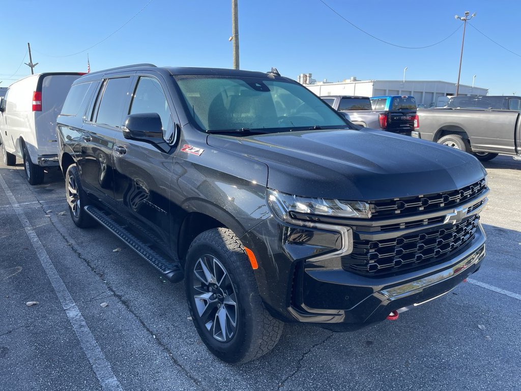 Used 2023 Chevrolet Suburban Z71 w/ Luxury Package AWD/4WD image 15