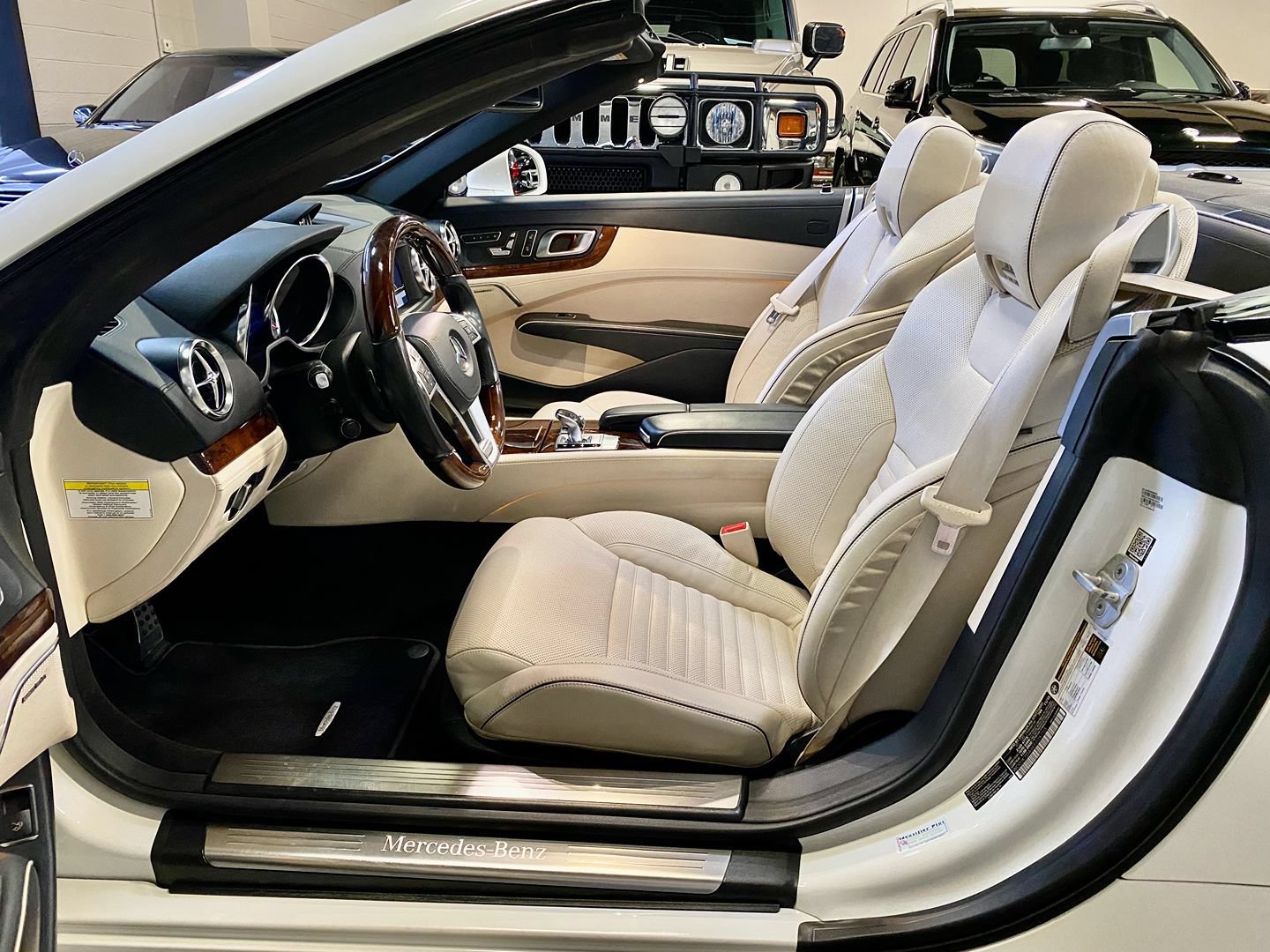 Used 2014 Mercedes-Benz SL 550 image 23