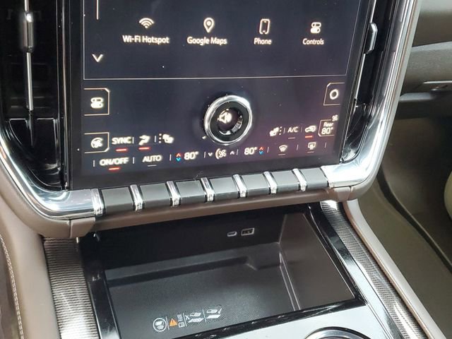 Used 2025 GMC Yukon XL Elevation image 22