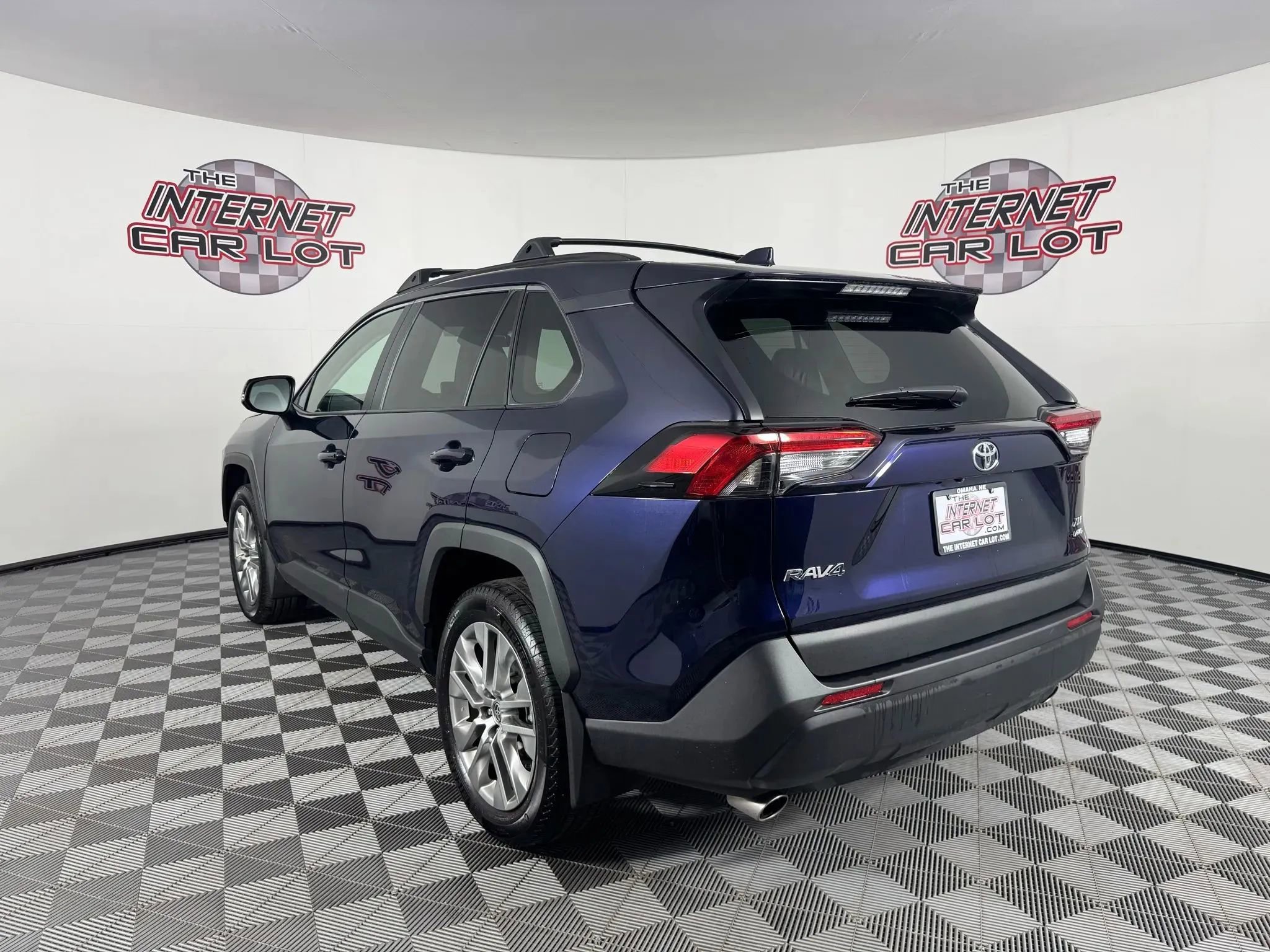 Used 2025 Toyota RAV4 XLE Premium w/ Weather Package AWD/4WD image 5