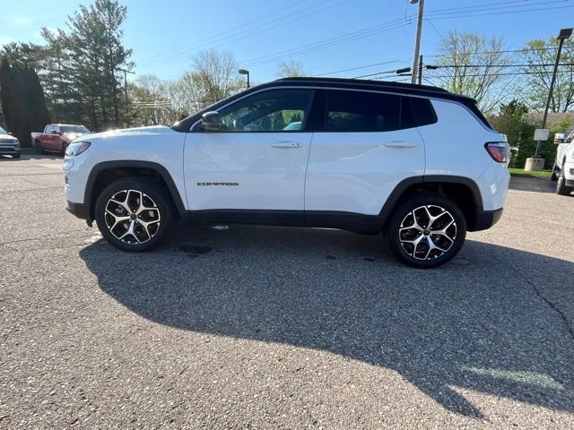 Used 2026 Jeep Compass Limited AWD/4WD image 2
