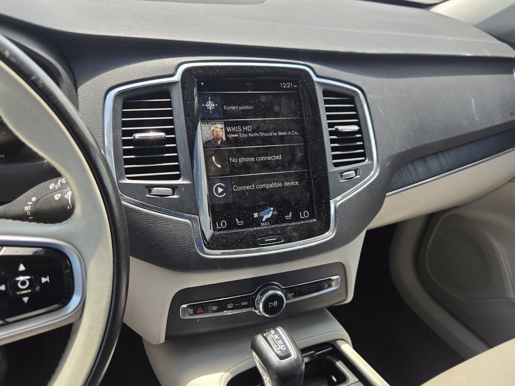 Used 2020 Volvo XC90 T6 Momentum AWD/4WD image 23