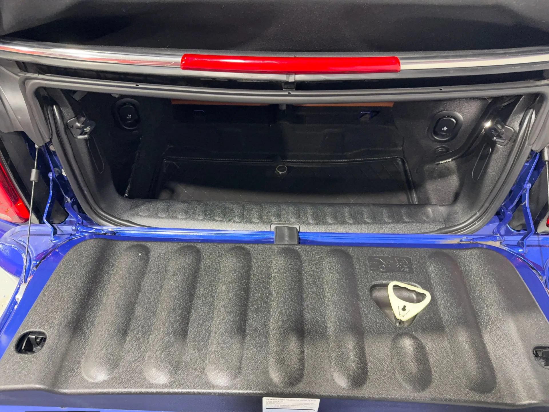 Used 2019 MINI Cooper S w/ Driver Assistance Package FWD image 13