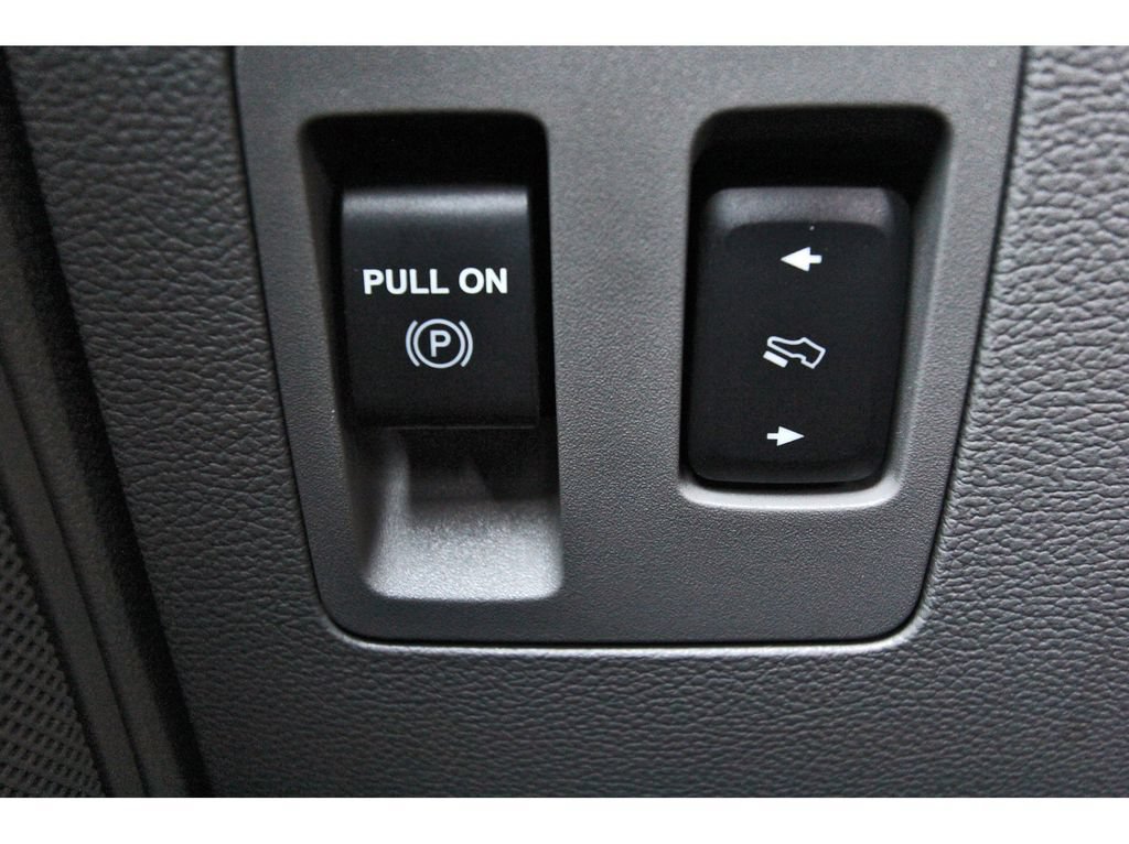Used 2019 Ford F150 XLT w/ Equipment Group 302A Luxury AWD/4WD image 22