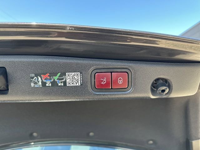 Used 2023 Mercedes-Benz E 350 4MATIC Sedan image 11