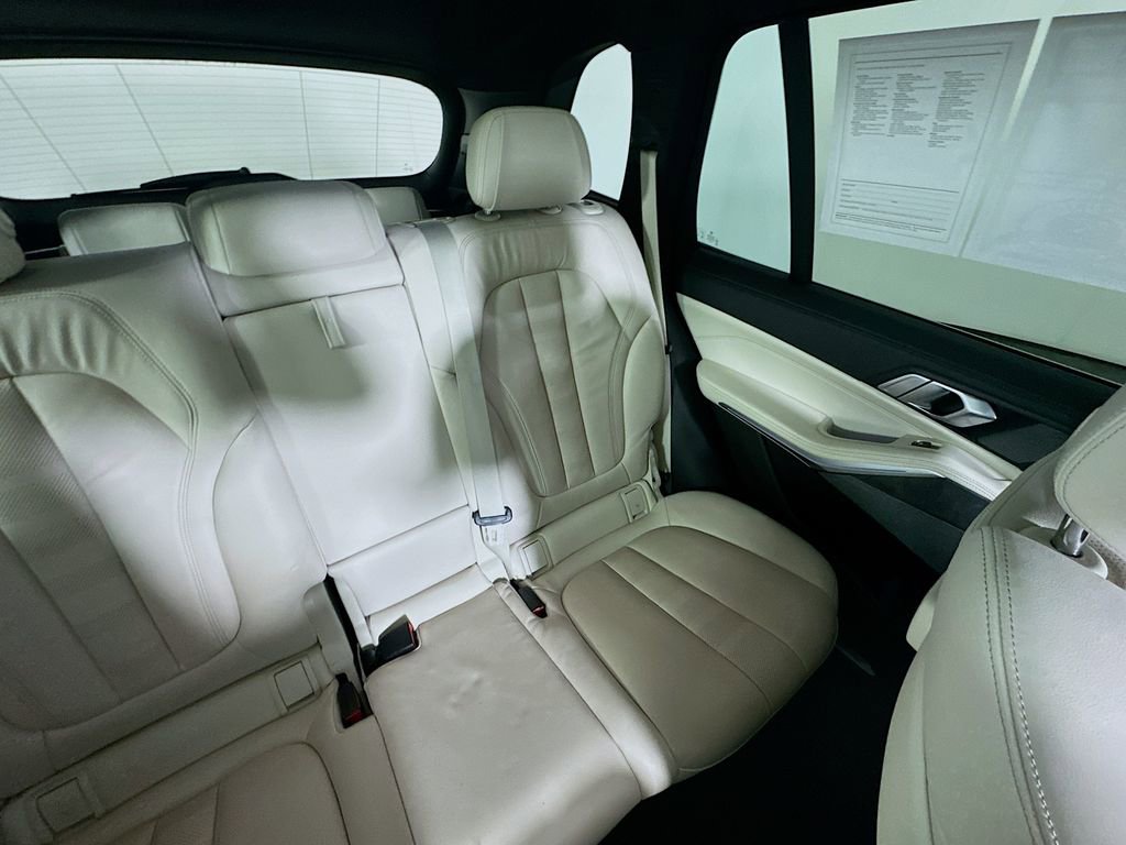 Used 2021 BMW X5 xDrive40i w/ M Sport Package image 14